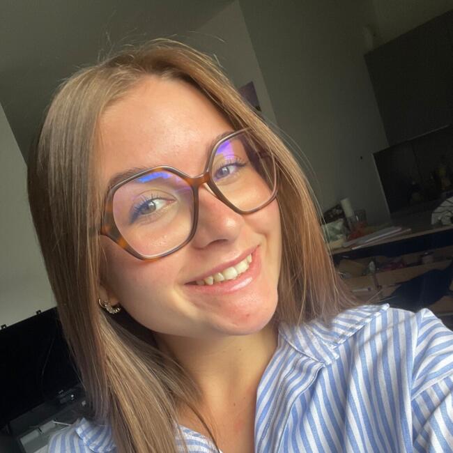 Babysitter in Tours: Camille