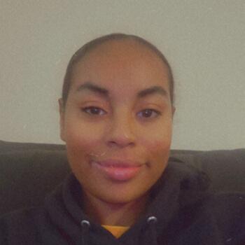 Babysitter in Avon: Syvia