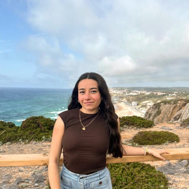 Babysitter em Sintra: Carolina