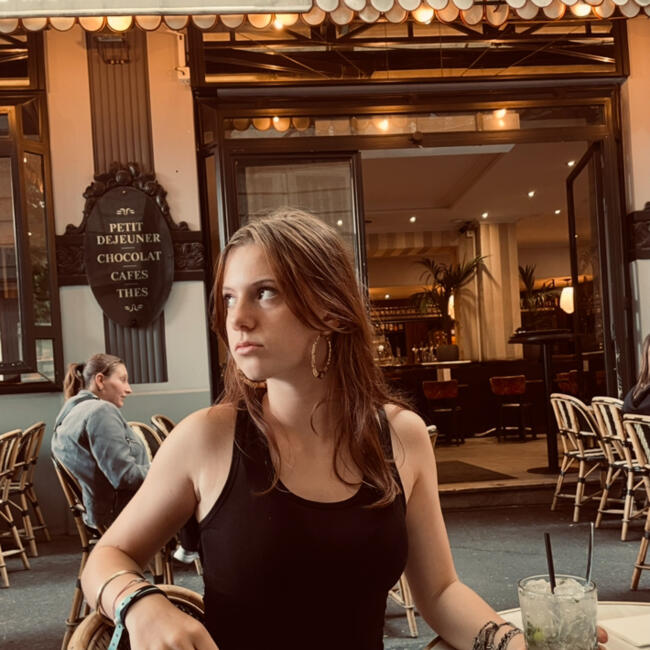 Babysitter in Caluire-et-Cuire: Jeanne