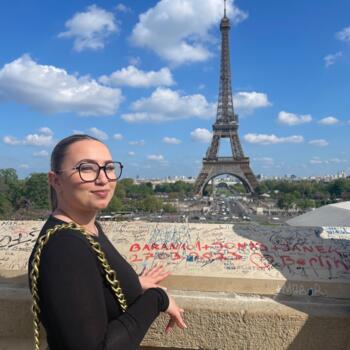 Babysitter in Drouges: Melisange