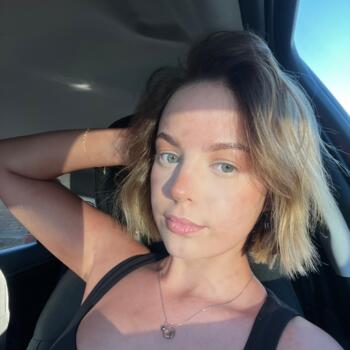 Babysitter Brisbane: Lily-May Harmony