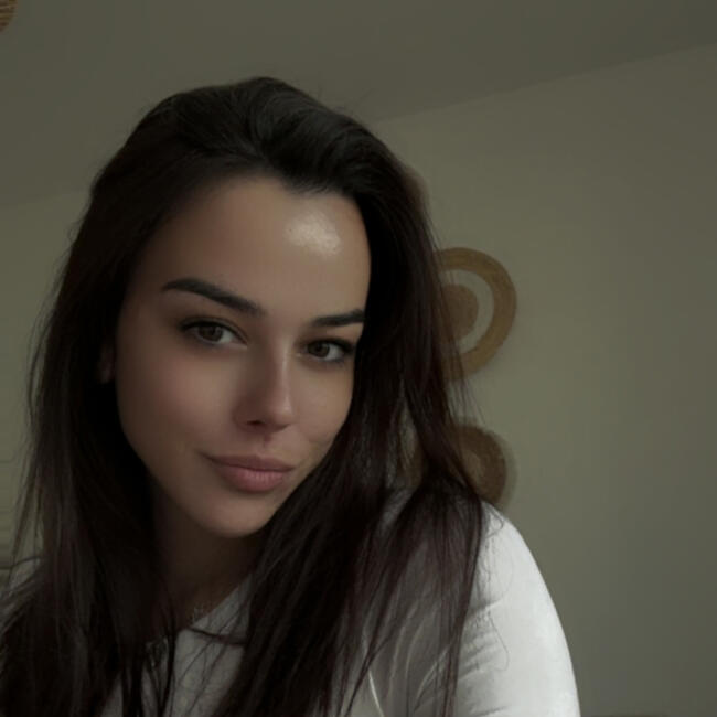 Babysitter in La Tour-du-Crieu: Manon