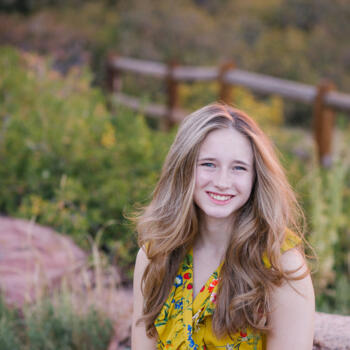 Babysitter Denver: Maddie