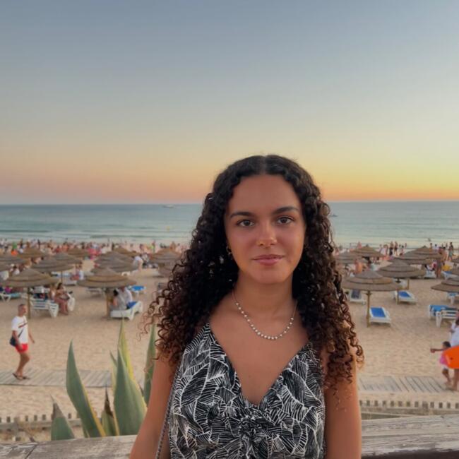 Babysitter in Seixal: Sara