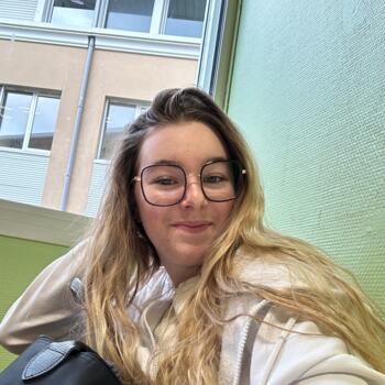 Babysitter in Copponex: Enora