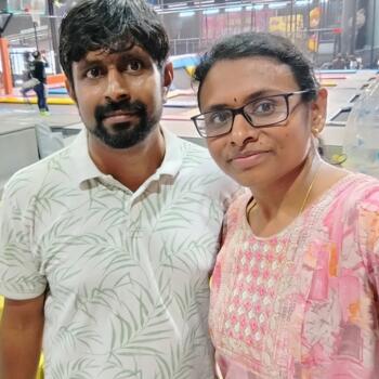 माता-पिता Padūr: Suresh