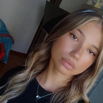 Babysitter a Monza: Nicole Oliveira