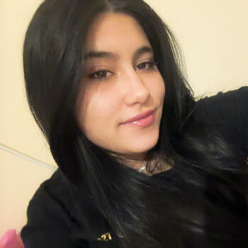 Babysitter in Athens: Leonora