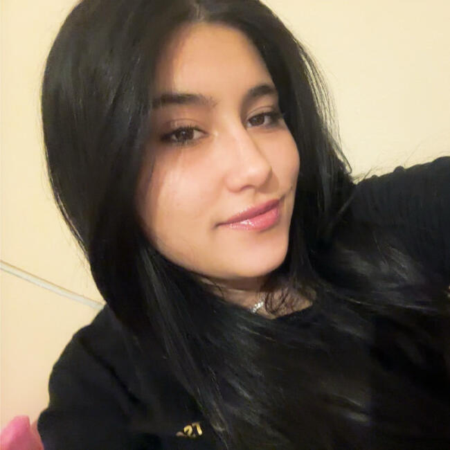 Babysitter in Athens: Leonora