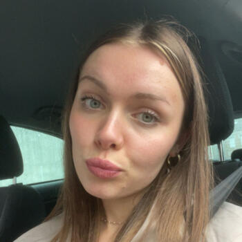 Babysitter in Tatinghem: Eva