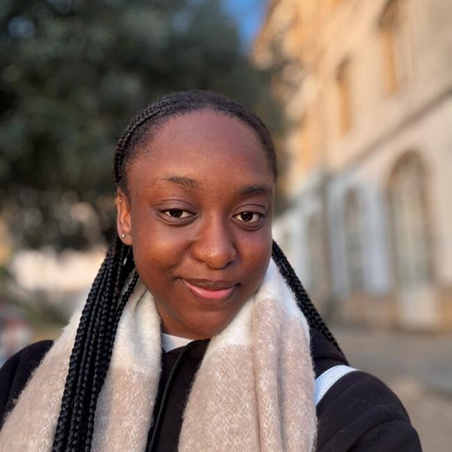 Babysitter in Coimbra: Kritney Jone