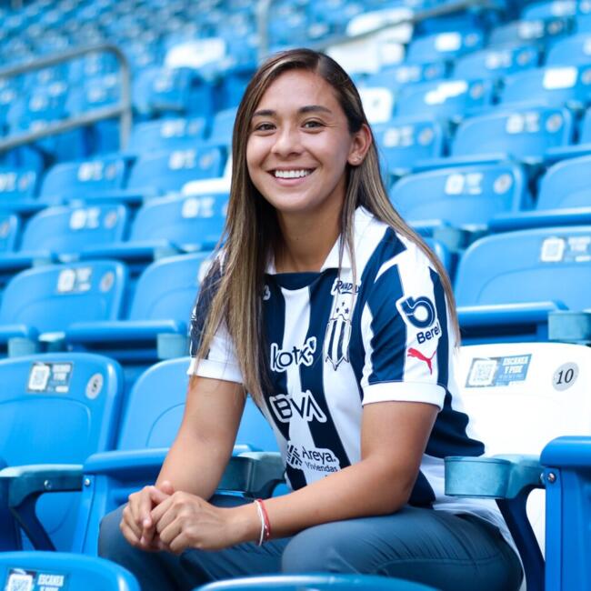 Babysitter in San Rafael: Zellyka Arce Balleza