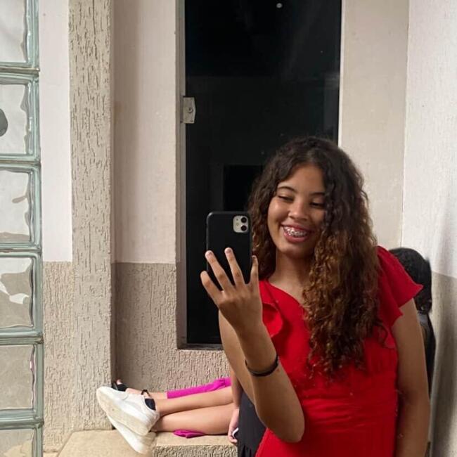 Babá em Montes Claros: Samira