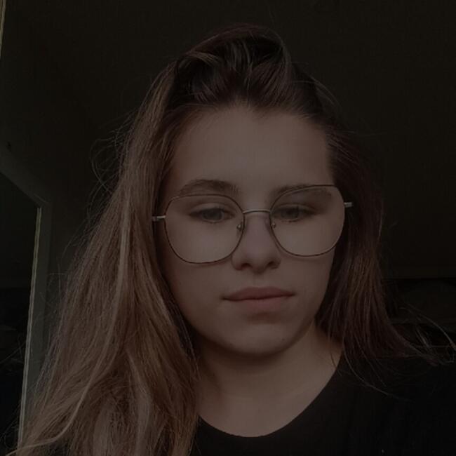 Babysitter in La Châtre: Chloe