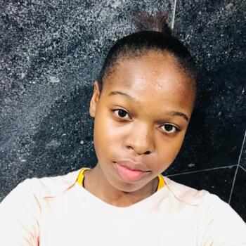 Babysitter in Port Shepstone: Okuhle