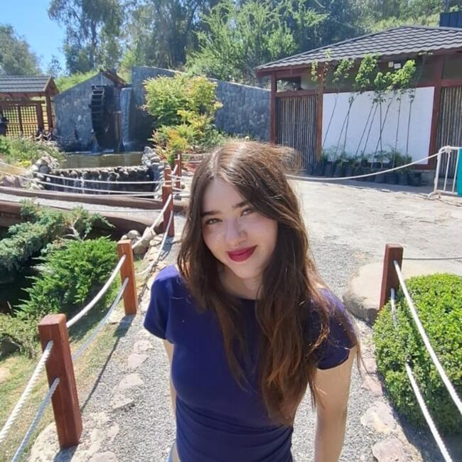 Babysitter in Lo Espejo: Emilia