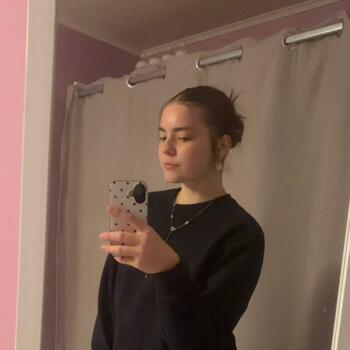 Babysitter in Aibes: Lylou