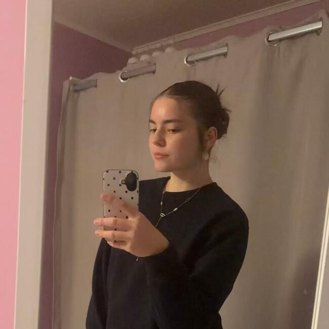 Babysitter in Aibes: Lylou