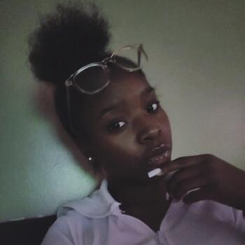 Babysitter in Nashville: Auburney