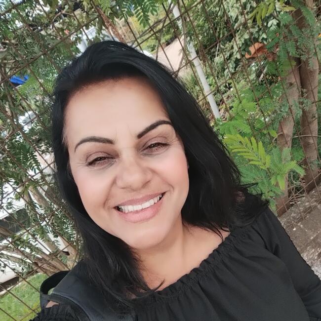 Babysitter in Salto de Pirapora: Deise Viviane
