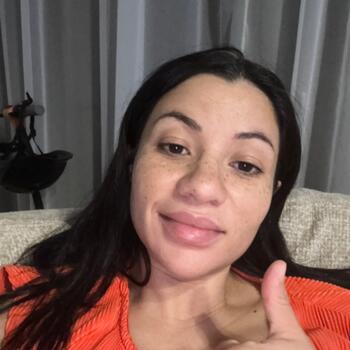 وظيفة جليسة أطفال في دبي: وظيفة جليسة أطفال Ines