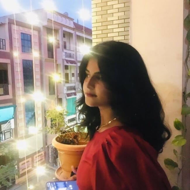 हैदराबाद में बेबीसिटर: Pakkiru