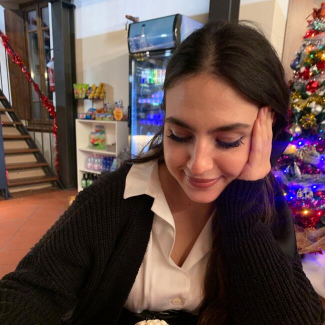 Babysitter in London: Larisa