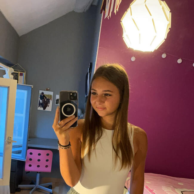 Babysitter in Panossas: Lola