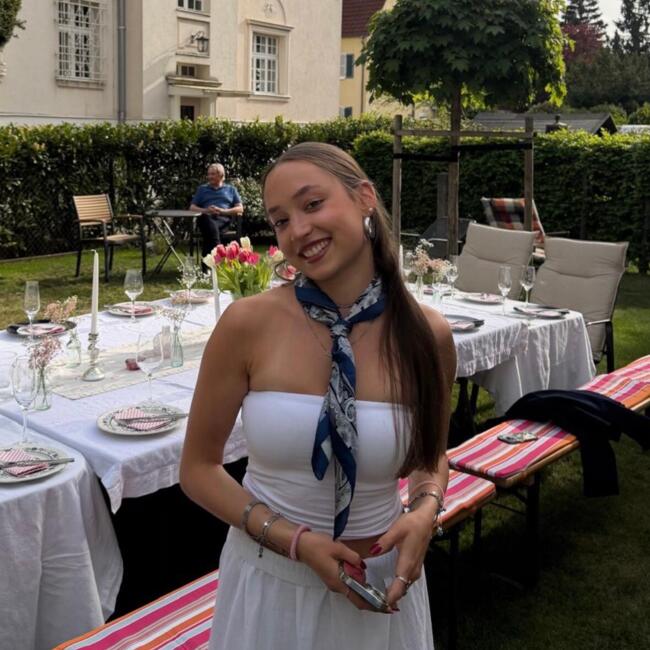 Babysitter in Oslo: Theresa