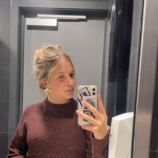 Babysitter in Sint-Truiden: Helena