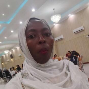 Babysitter Mombasa: Warda