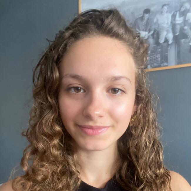 Babysitter in Villars-les-Dombes: Joana