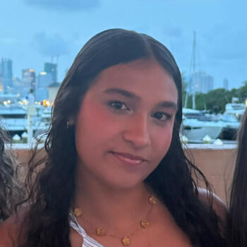 Babysitter in Canovanas: Tanya