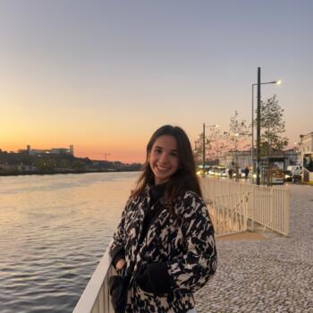 Babysitter in Coimbra: Inês