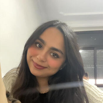 جليسة أطفال في رباط: Warda