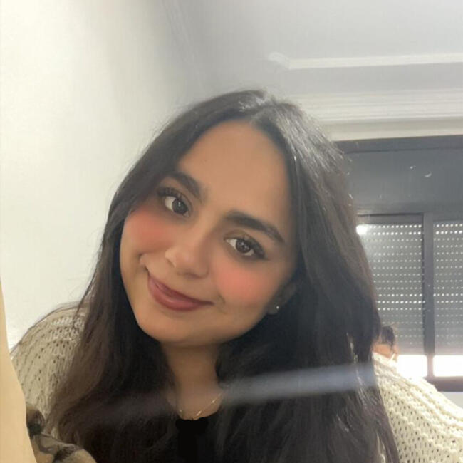 جليسة أطفال في رباط: Warda