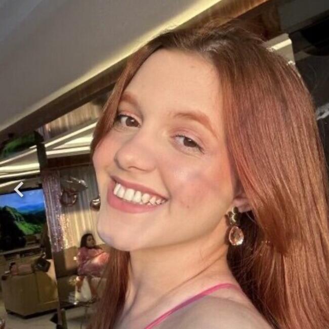 Babysitter in Paris: Debora