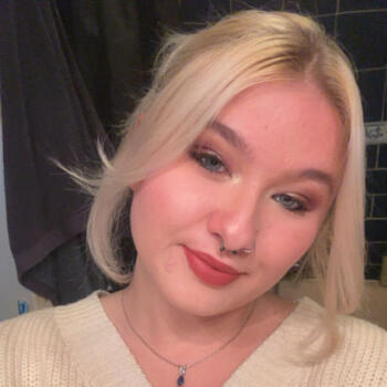 Babysitter in Bayeux: Elodie