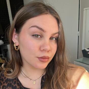 Babysitter in Estaires: Hélèna