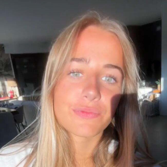 Babysitter in Anglet: Louise