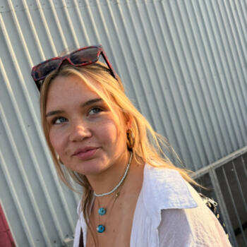 Babysitter in Melbourne: Lily