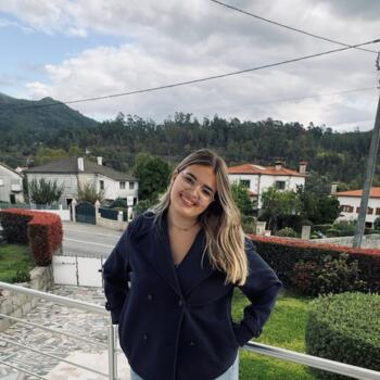 Babysitter Amares: Briana Antunes