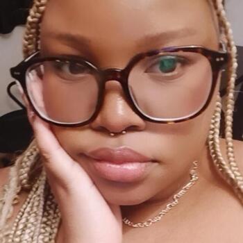 Babysitter in Belhar: Bayanda