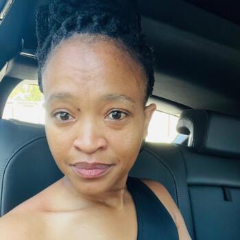 Babysitter East London: Yoliswa