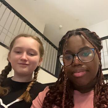 Baby-sitter Calgary: Damisi