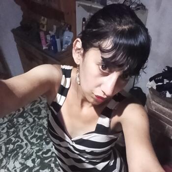 Niñera La Plata: Valeria