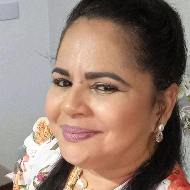 Babá em Mesquita: Jânia