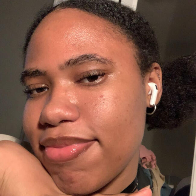 Babysitter in Omaha: Myriam