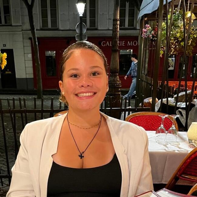 Babysitter in Melun: Pearl